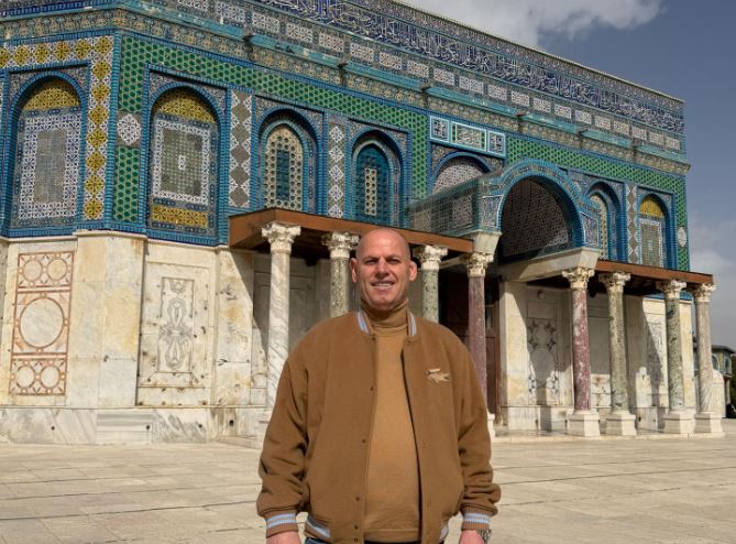 Lladrovci viziton Xhaminë Al-Aksa: U luta për të gjithë ata njerëz që e kanë humbur rrugën e Zotit duke bërë punë të këqija