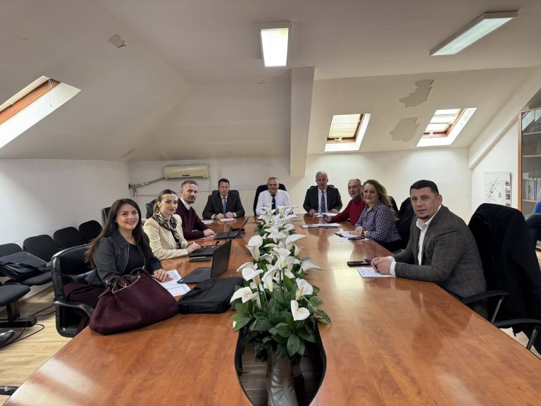 Komiteti për Politikë dhe Financa voton procedimin e Projektbuxhetit 2026 në Kuvendin Komunal të Suharekës