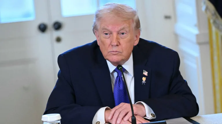 Trump paralajmëron Kubën: Bëni një marrëveshje me SHBA-në ‘para se të jetë tepër vonë’