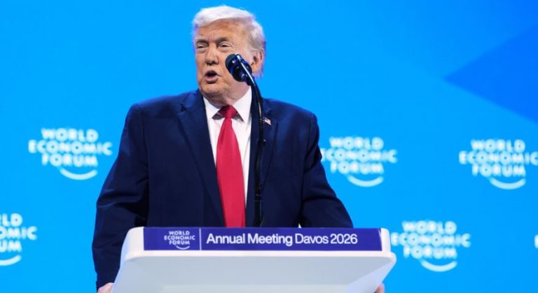 Trump për Groenlandën: Duam një copë akulli në këmbim të asaj çfarë kemi bërë për NATO-n, e mbrojmë edhe Kanadanë