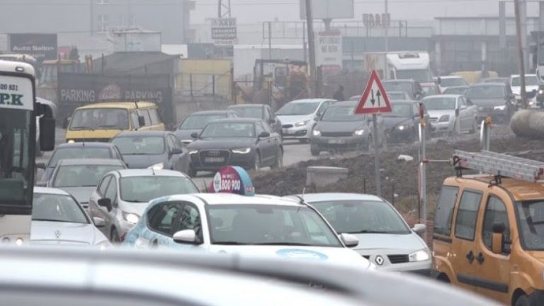 Një person gjendet i vdekur në një automjet në Prishtinë