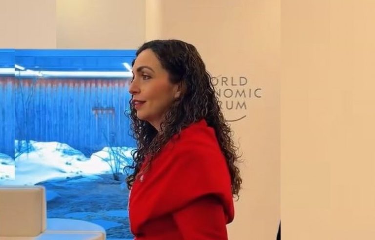Osmani arrin në Davos në ceremoninë e themelimit të Bordit të Paqes