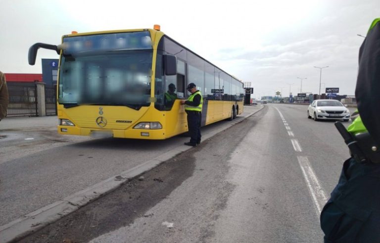 Nga sot, Policia me kontrolle të shtuara për kamionë dhe autobusë