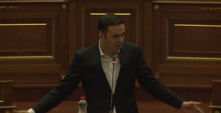 “Le të jetë edhe i zoti i shpisë këtu” – Abdixhiku thotë se buxheti duhet të analizohet më gjatë: Disa ministri nuk kanë buxhet fare