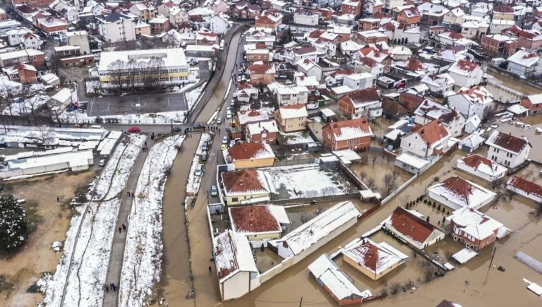 Rritje e niveleve të lumenjve në Kosovë, IHMK paralajmëron për vërshime lokale