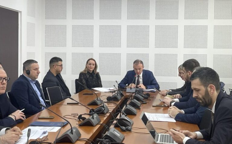 Kërkesa e ZKA-së për mbi 654 mijë euro shtesë nuk kalon, miratohen ndarjet buxhetore 2026
