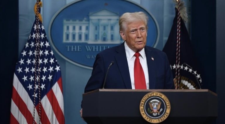 Presidenti Trump: Obama dha informacion të klasifikuar kur tha se alienët janë të vërtetë