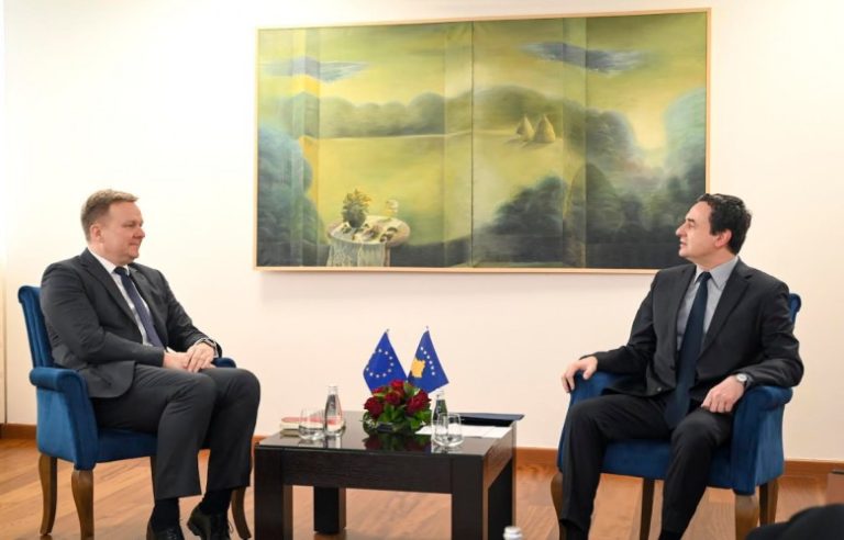 Kurti pret emisarin e BE-së Sorensen, rikonfirmohet përkushtimi për dialog