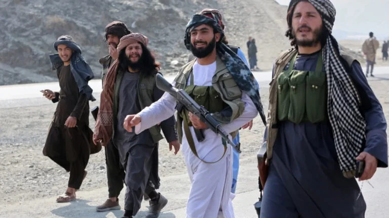 Përshkallëzohet situata në pikën kufitare mes Pakistanit dhe Afganistanit, disa të plagosur dhe të zhdukur