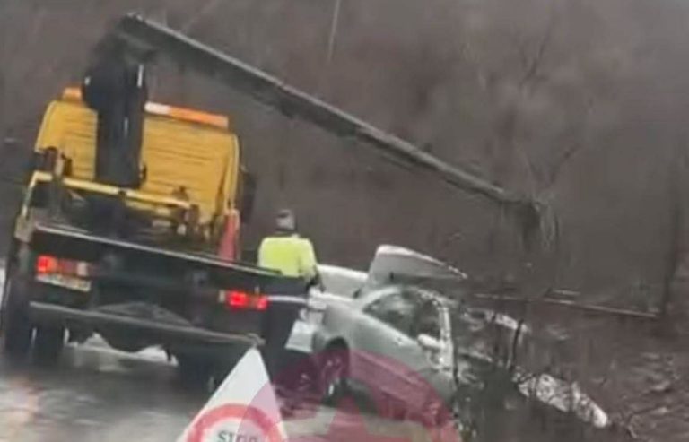Aksident mes dy automjeteve në rrugën Prishtinë-Gjilan, tre persona të lënduar
