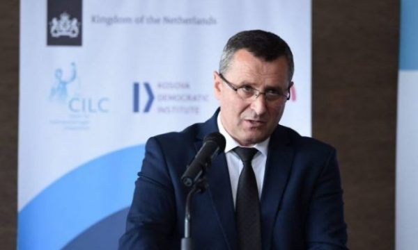 Kryeprokurori dhe dy drejtues të lartë nisin vizitën zyrtare në Washington