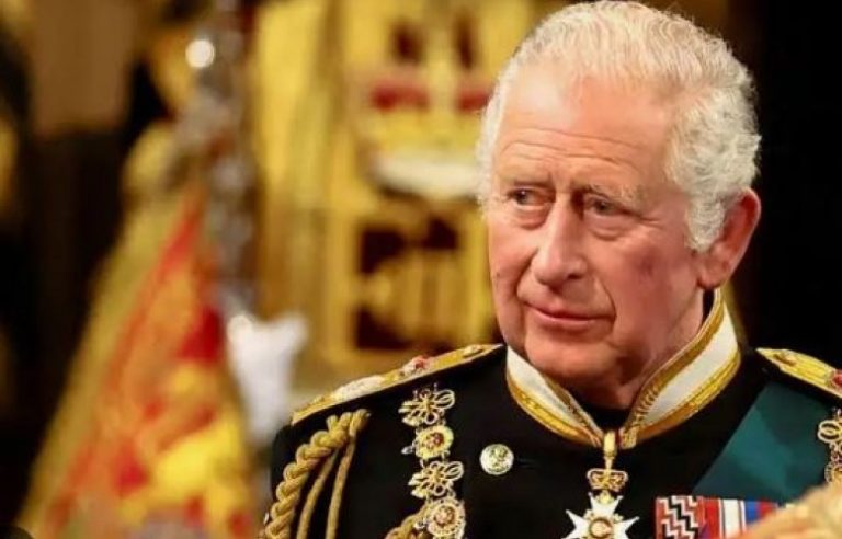 Mbreti Charles III uron Ditën e Pavarësisë