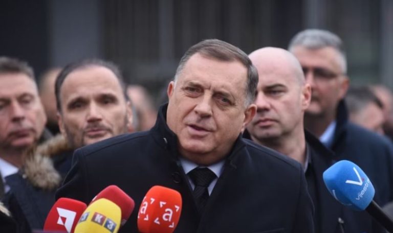 Dodik kërcënon: Myslimanët dhe Sarajeva janë armiqtë tanë, do ta rikthejmë ushtrinë