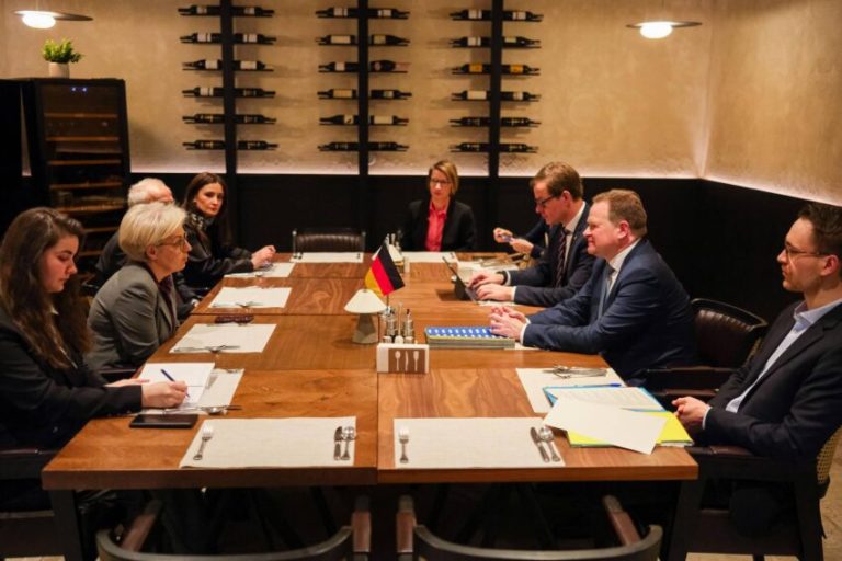 Gërvalla e nis punën si ministre e Drejtësisë, takon disa diplomatë gjermanë
