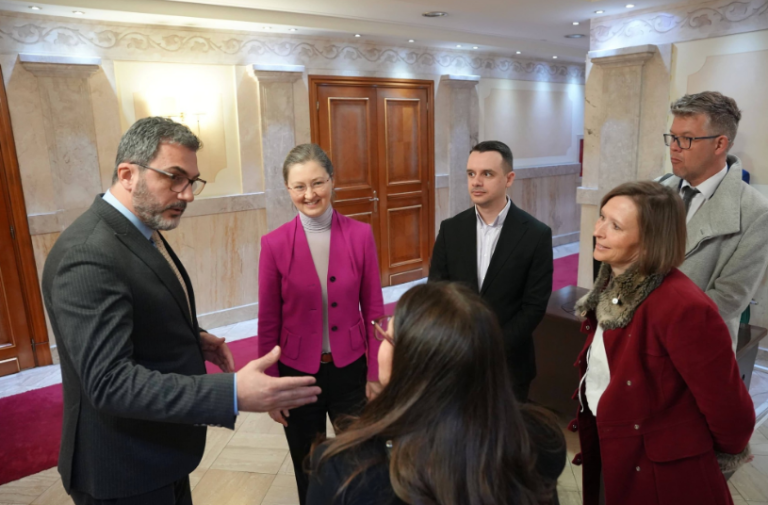 Delegacioni i BE-së vizitë në Parlament, diskutohet për zhvillimet e fundit në Kosovë