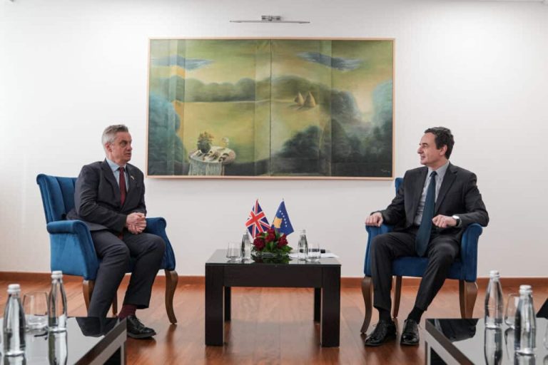 Kurti takohet me Hargreaves, diskutojnë për marrëdhëniet bilaterale dhe thellimin e bashkëpunimit