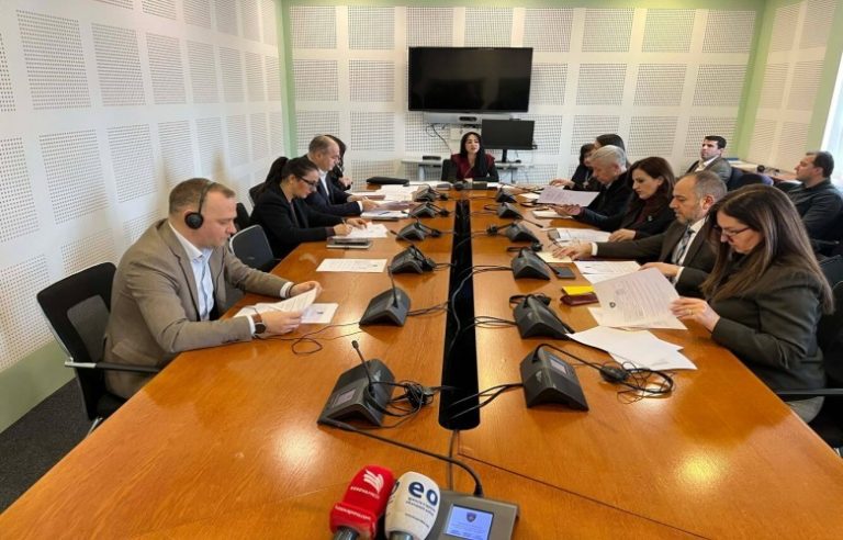 Komisioni për Arsim miraton fushëveprimin pas diskutimeve mes anëtarëve