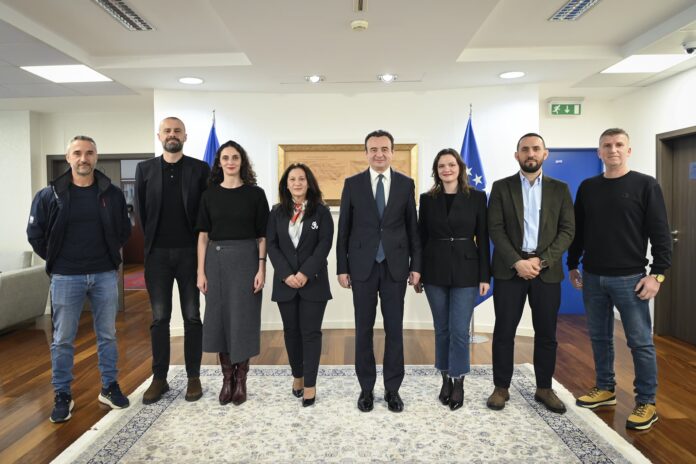 Kurti mirëpret grupin e alpinistëve që do të ngjisin majën e Kilimanxharos