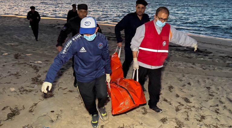 Përmbyset varka në Libi, 53 emigrantë të zhdukur, mes tyre dy foshnja
