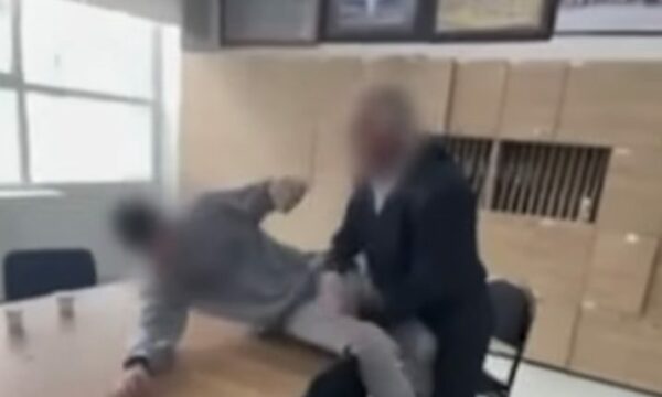 Ushtroi dhunë fizike ndaj një nxënësi, Policia arreston mësimdhënësin në një shkollë në Prishtinë