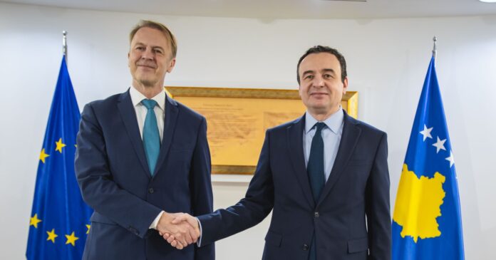 Orav uron Kurtin për mandatin e tretë, dakordohen për rifillimin e reformave drejt BE-së