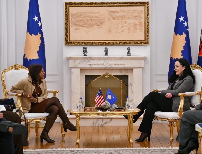 Osmani takon Prattipatin, flitet për vizitën e fundit të saj në SHBA dhe rëndësinë e mbylljes së proceseve kushtetuese