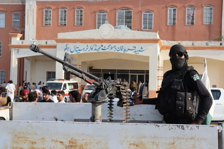 Pakistani sulmon 22 lokacione në Afganistan, 274 anëtarë talebanë të vrarë, Kabuli bën thirrje për dialog