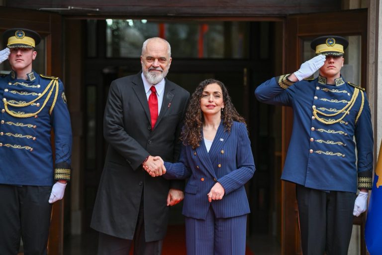 Takimi Osmani-Rama: Riafirmohet thellimi i bashkëpunimit vëllazëror mes dy shteteve