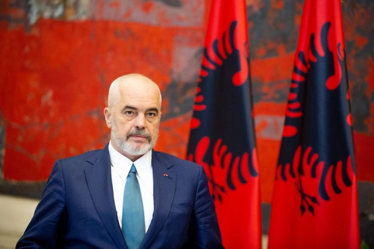 “Ja arsyeja kur flet përballë idiotësisë ndërkombëtare”, Edi Rama publikon pjesë nga mbrojtja e ish-Presidentit