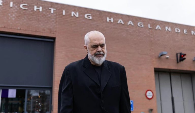 Edi Rama e quan “idiot ndërkombëtar” prokurorin e Hagës që tha se Thaçi ua maskoi realitetin Rubinit e Clarkut