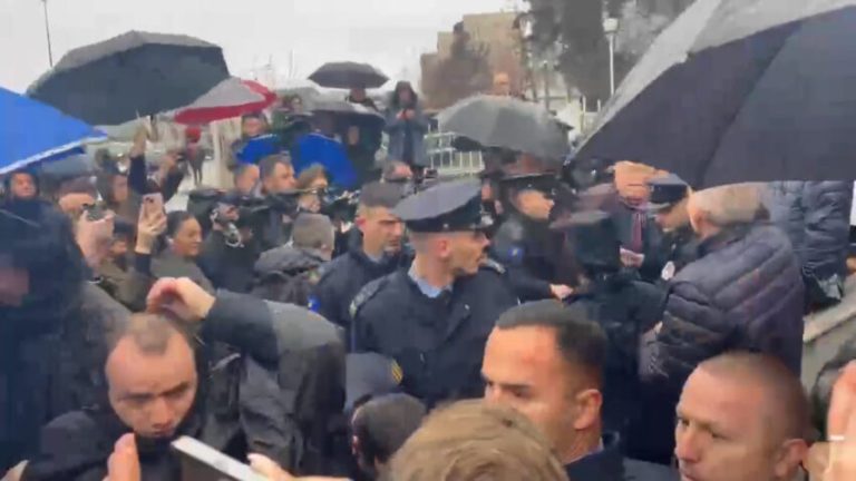 Arrestohet një protestues që po kundërshtonte shtrenjtimin e çmimit të rrymës