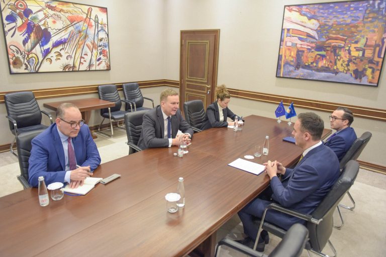 Sorensen jep detaje nga takimi me Kurtin: U përqëndruam në avancimin e normalizimit të marrëdhënieve me Serbinë