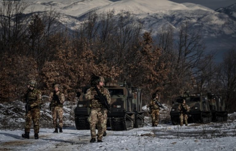 SHBA kërkon riformatim të NATO-s dhe zvogëlim të trupave në Kosovë