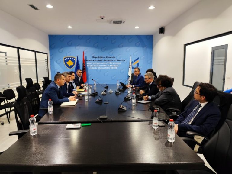 ZRRE takon Fondin Monetar Ndërkombëtar, diskutojnë shtrenjtimin e rrymës dhe projektet energjetike