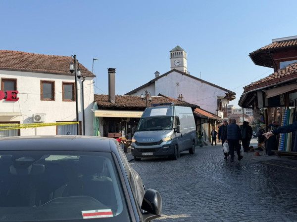 U vetëdorëzua dhe dorëzoi edhe armën, detaje mbi të dyshuarin për vrasjen në Gjakovë