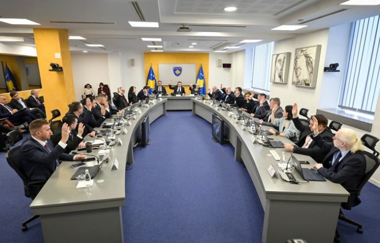Kurti mbledh kabinetin qeveritar, në rend dite 17 pika