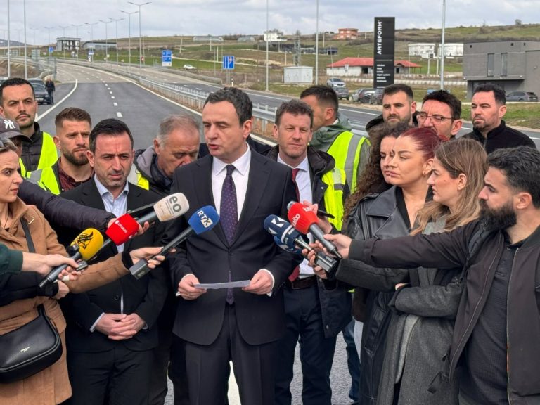 Kurti për stërvitjet serbe pranë kufirit: Provokim i Serbisë, kemi njoftuar faktorët ndërkombëtarë