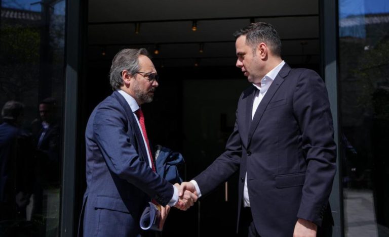 Abdixhiku në takim me delegacionin e BE-së: Përgjegjësia për Presidentit bie te shumica parlamentare