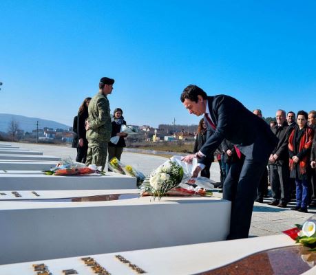 Kurti nga Prekazi: Familjes Jashari ia kanë borxh të përjetshëm angazhimin e përditshëm që të mbrojmë shtetin