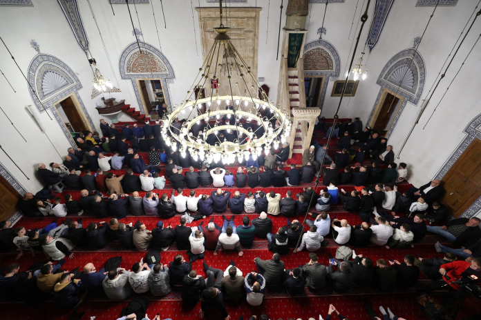 BIK: Namazi i Bajramit falet në 06:18