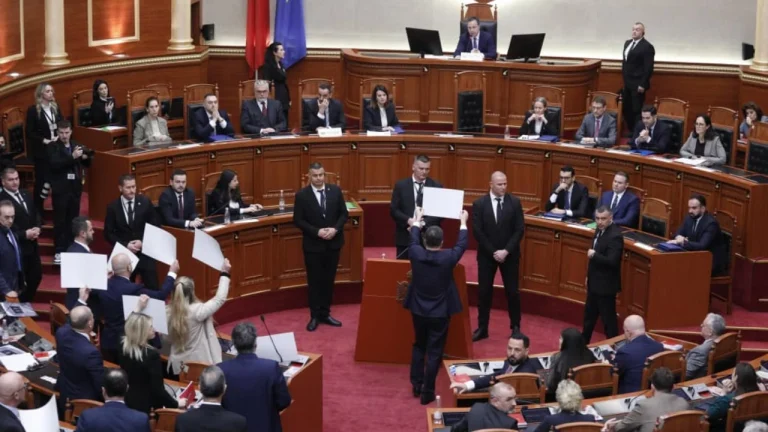 Votimi kundër kërkesës së SPAK për arrestimin e Ballukut, reagon Bashkimi Evropian