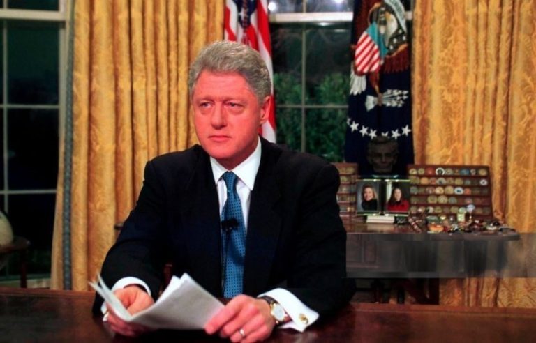“Po veprojmë për t’i mbrojtur mijëra njerëz të pafajshëm në Kosovë”, fjalimi i Clintonit më 24 mars të vitit 1999