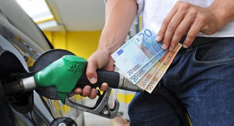 Rritja e çmimeve të derivateve, Berjani: Qytetarët e Kosovës po furnizohen me çmimet më të lira në rajon