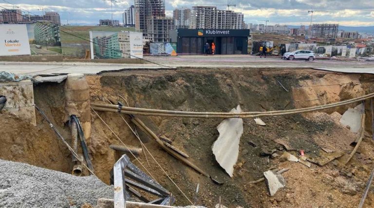 Shembja e rrugës në Prishtinë, KRU ‘Prishtina’ njofton rikthimin e ujit