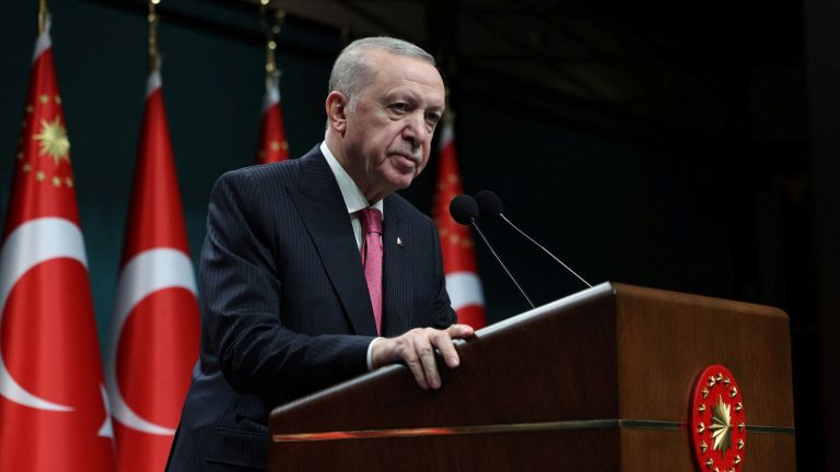 Erdogan paralajmëron Iranin: Shkeljet e hapësirës ajrore turke nuk mund të justifikohen