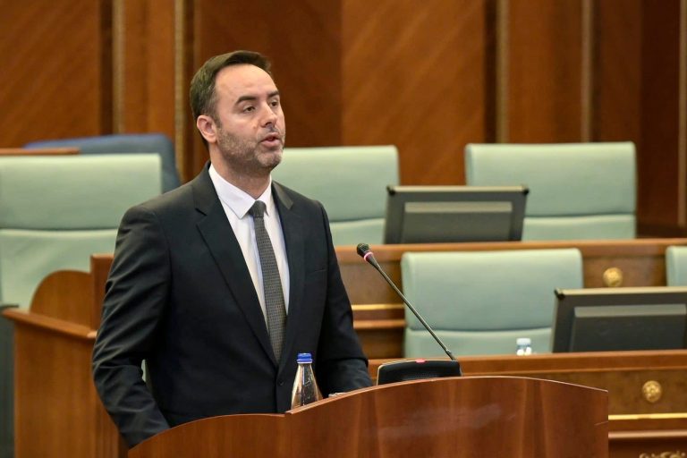 Lëvizja Vetëvendosje propozon Glauk Konjufcën për President