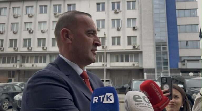 Haradinaj refuzon të jap një përgjigje nëse e voton Andin Hotin: Së pari shohim propozimin zyrtar
