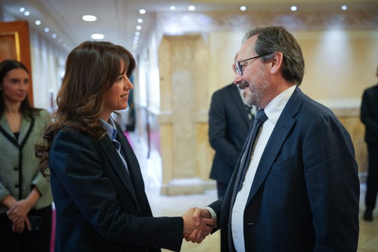 Haxhiu takohet me Giaufret, flasin për zhvillimet e fundit politike në vend dhe rëndësinë e vazhdimit të reformave