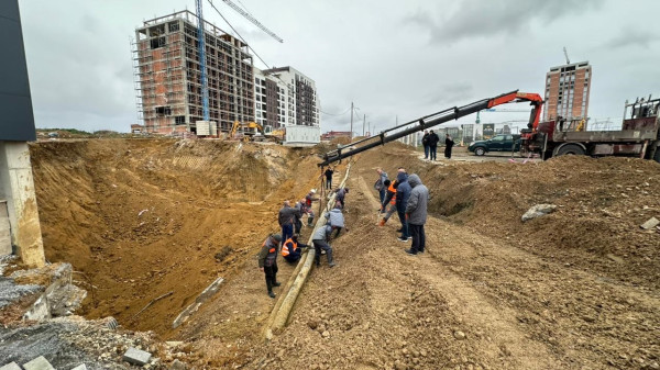 ​KOSTT dhe KRU Prishtina shkojnë në vendin ku u shemb dheu në Prishtinë