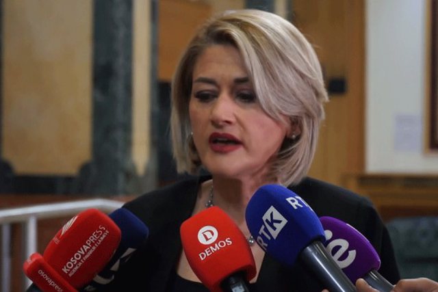 Kusari-Lila: Rritja e çmimeve të naftës vjen nga tregu ndërkombëtar, marzha mbetet nën kontroll